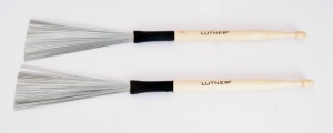 Lutner SV505 Щетки для барабана металлические, деревянная ручка Lutner